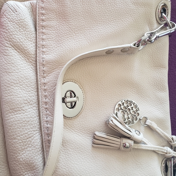 Coach bag. - Picture 6 of 6